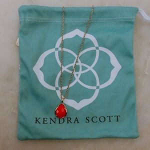 Kendra Scott necklace